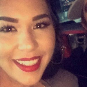 Meet your Posher, Halley